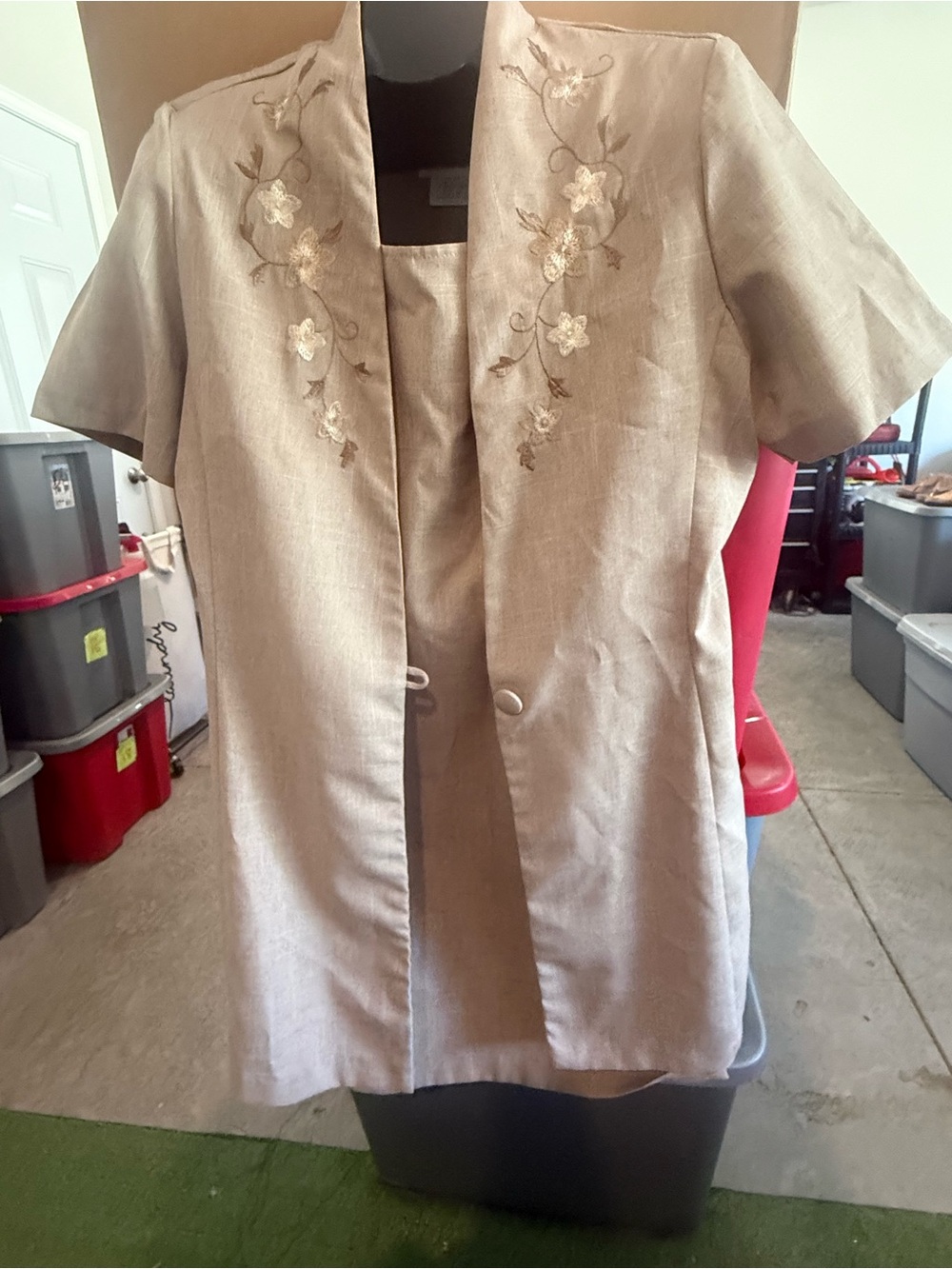Womens Short-Sleeve Embroidered Open-Front Jacket - Gold mp42